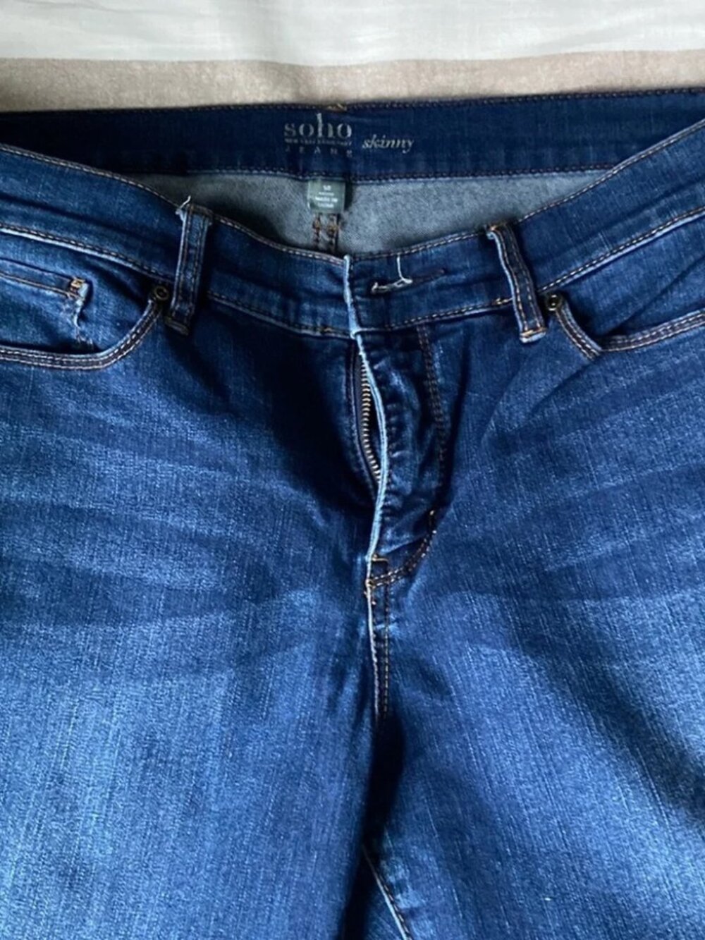 EUC SOHO Medium Wash Women's Skinny Jeans Sz 14